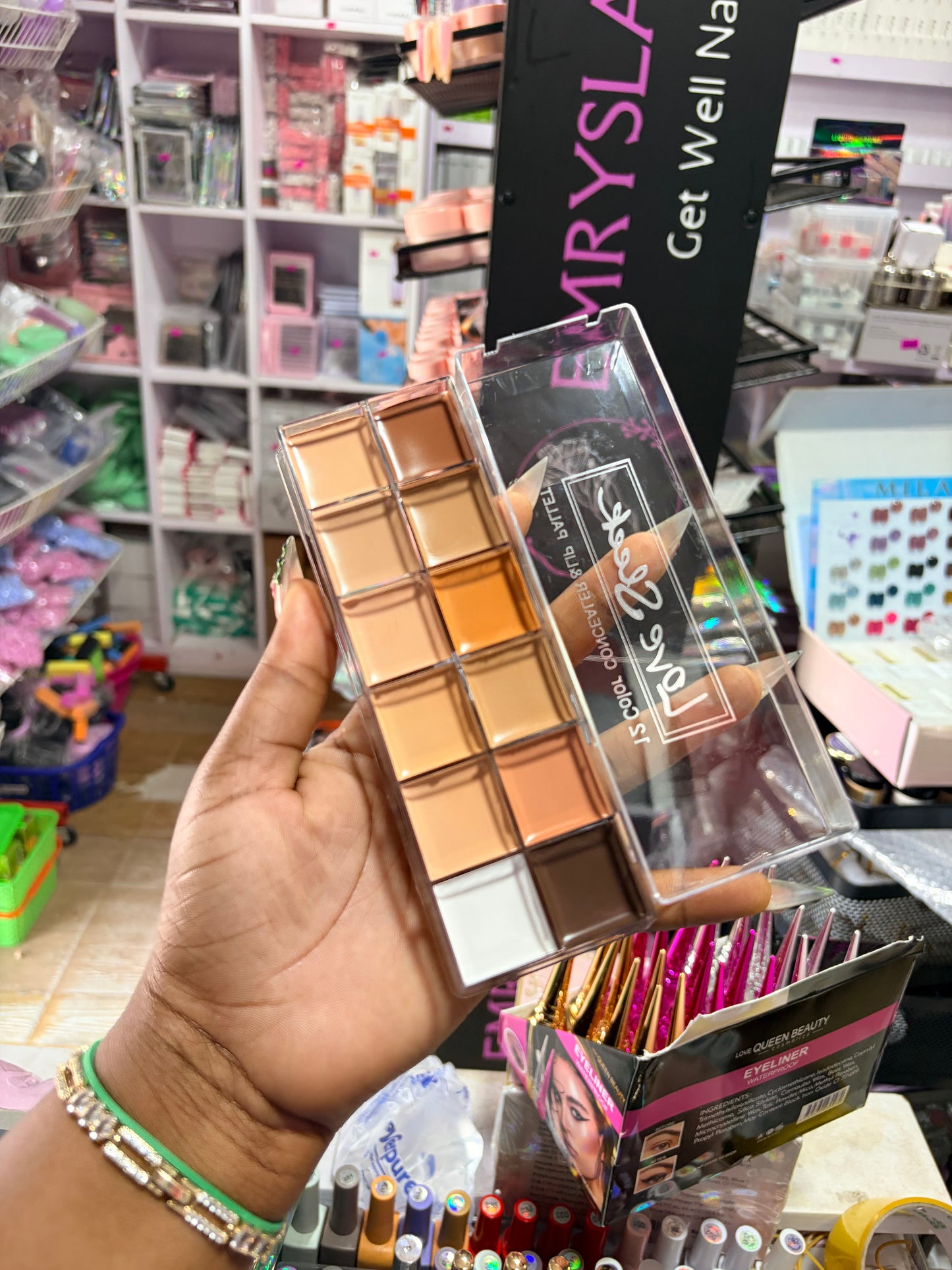 Concealer and lip pallet