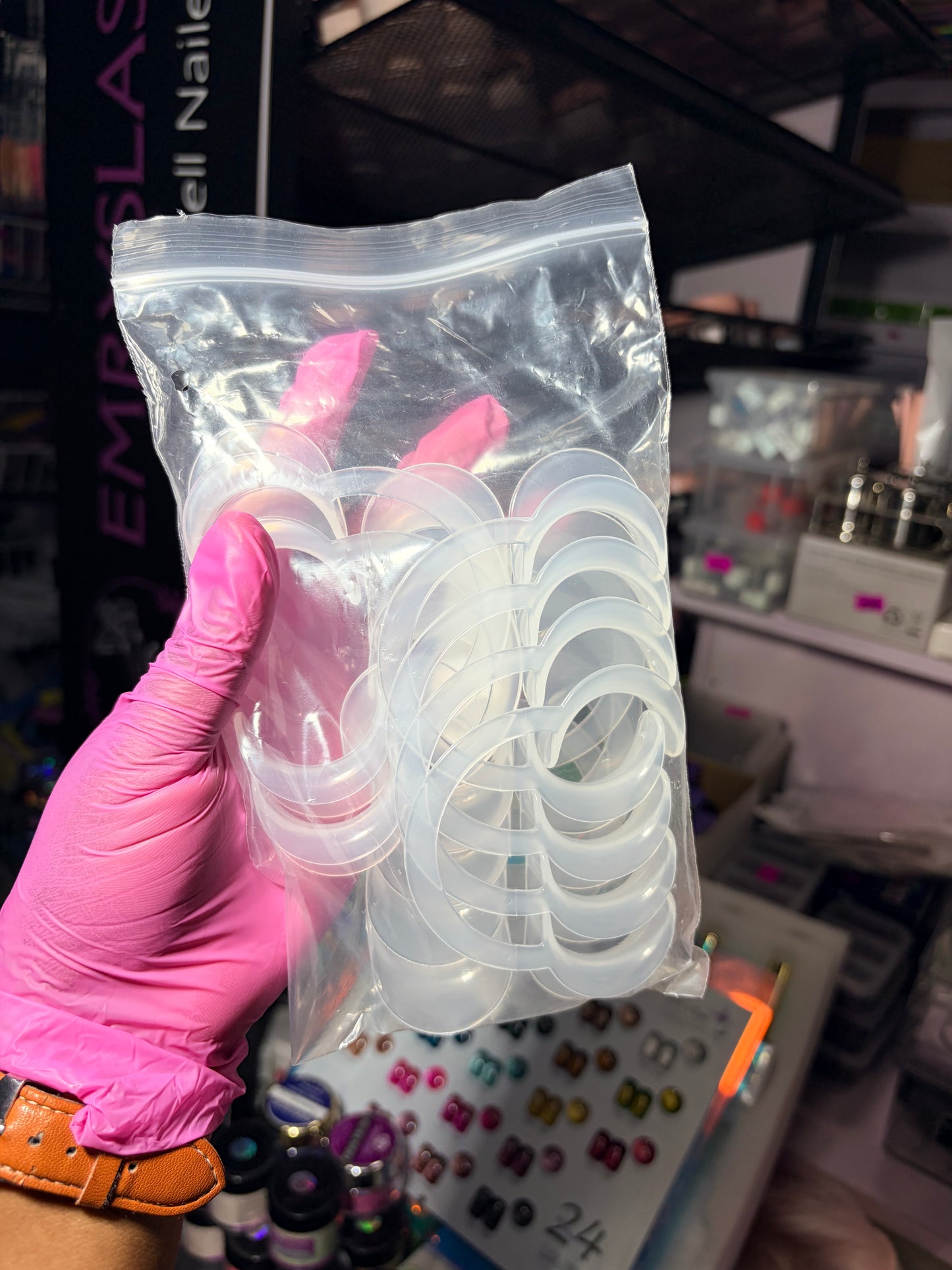 Cheek retractor